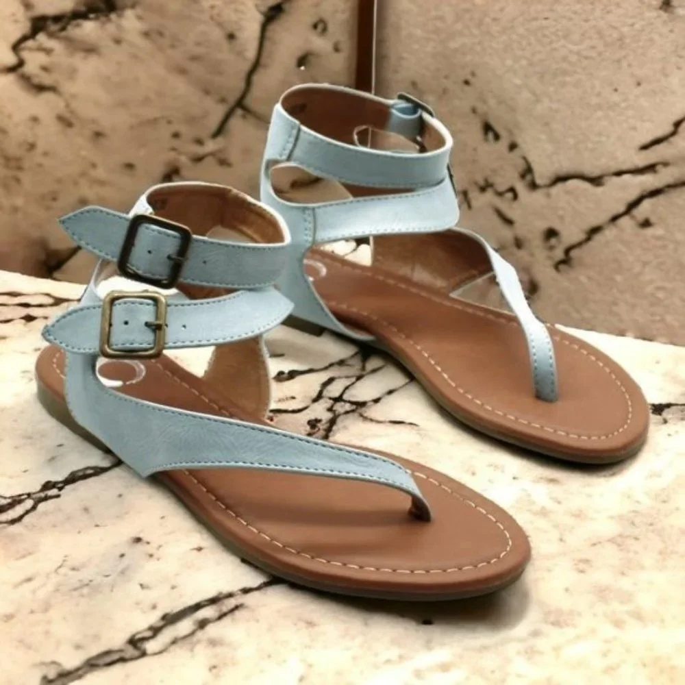 Sandals - Picture 1 of 8